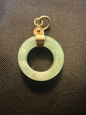 Vintage Light Green Jade Donut Pendant - Peace Buckle Amulet